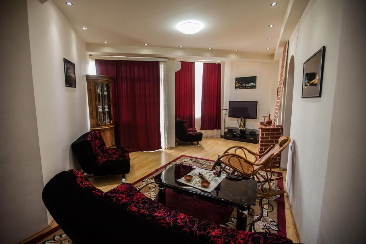 Sunny Apartments. Tbilisi. 300 Aragveli 外观 照片